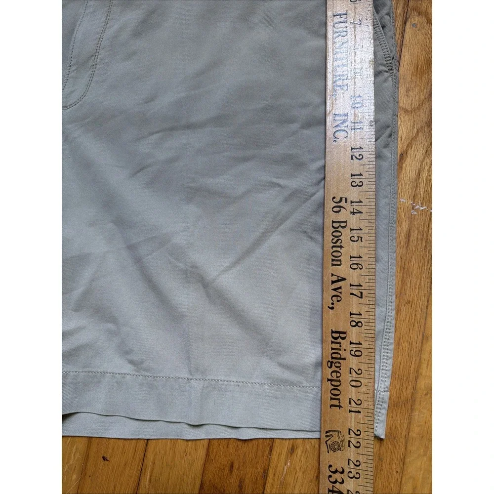 Tommy Bahama Shorts Mens 48R Beige Stretch Chino Cotton Blend Tan Logo EUC